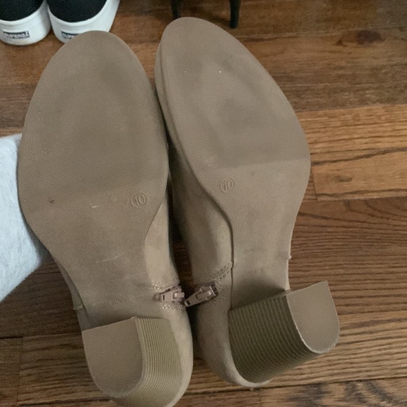 Tan suede heeled booties - Picture 4 of 4